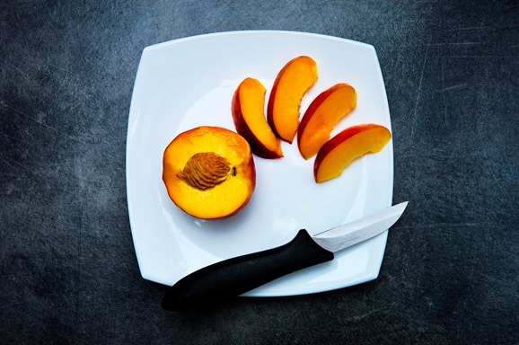 are-nectarines-safe-for-dogs